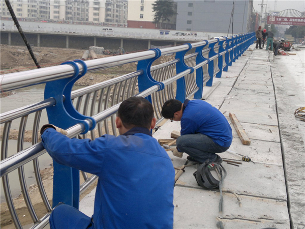 银川不锈钢河道护栏的特性及其在城市景观中的应用