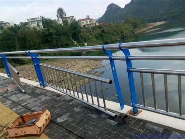 银川不锈钢复合管护栏是一种卓越的防护材料