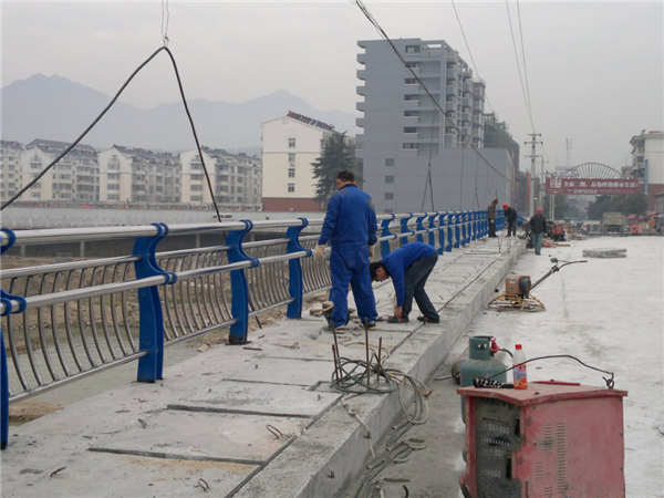 银川不锈钢复合管护栏常见问题及解决方案